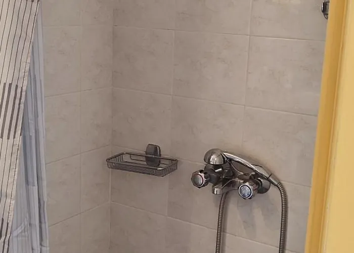 Anerrousa Guest house